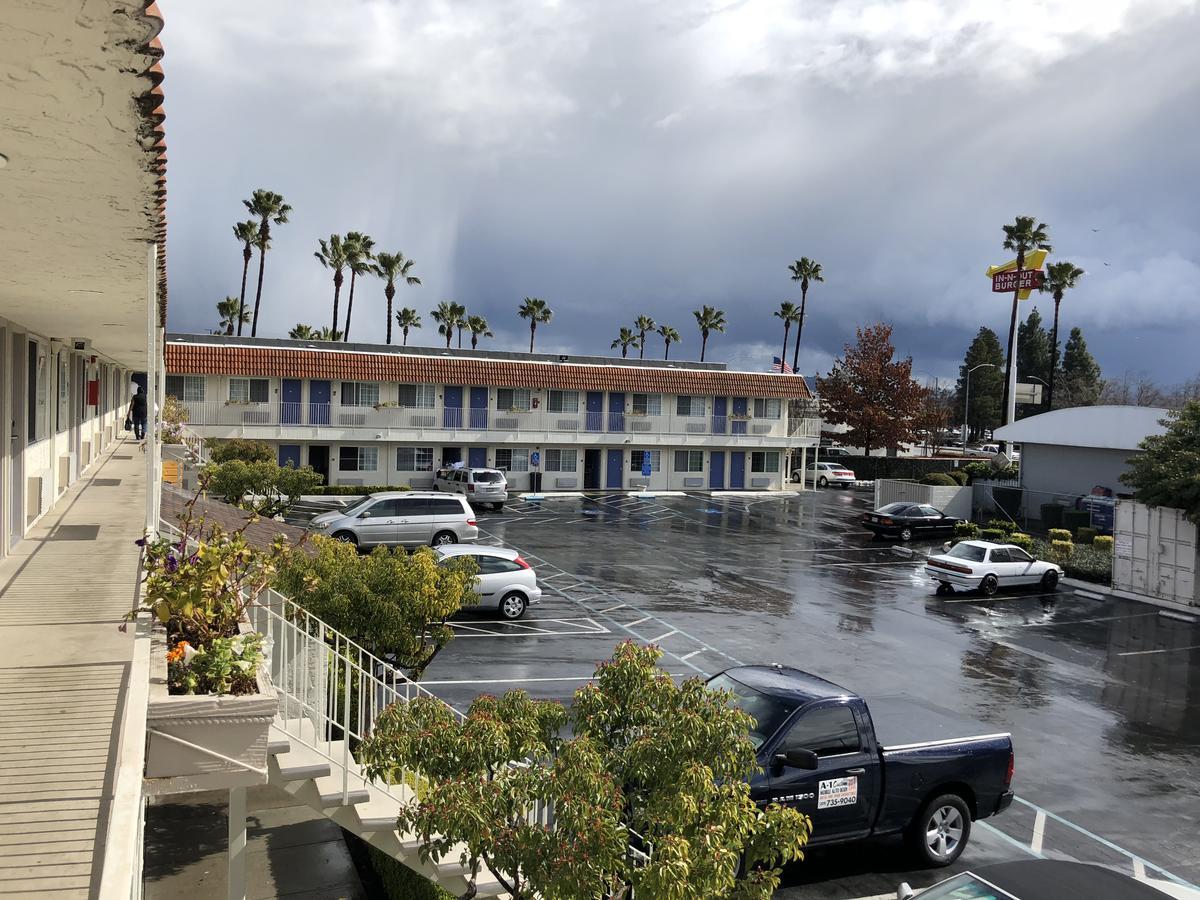 Gilroy Inn Exterior photo