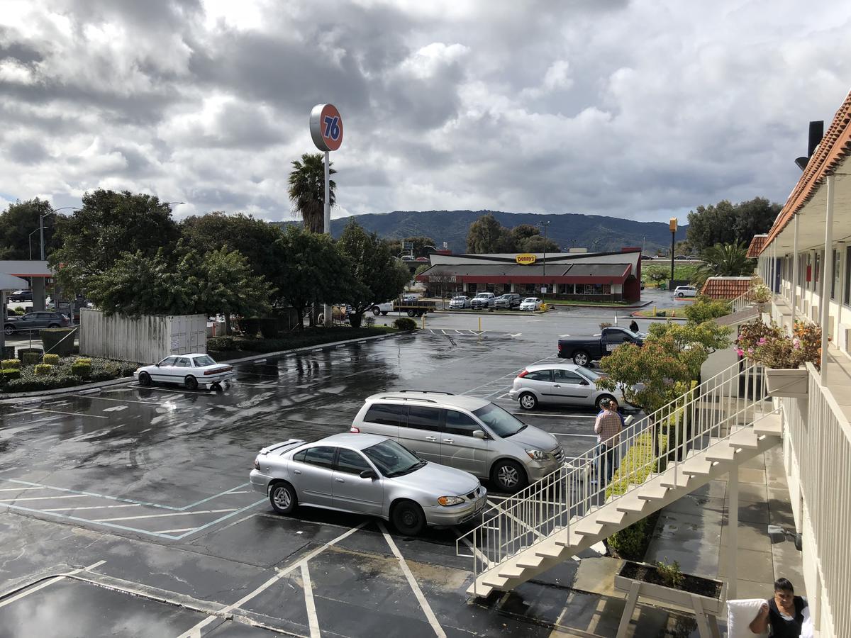Gilroy Inn Exterior photo